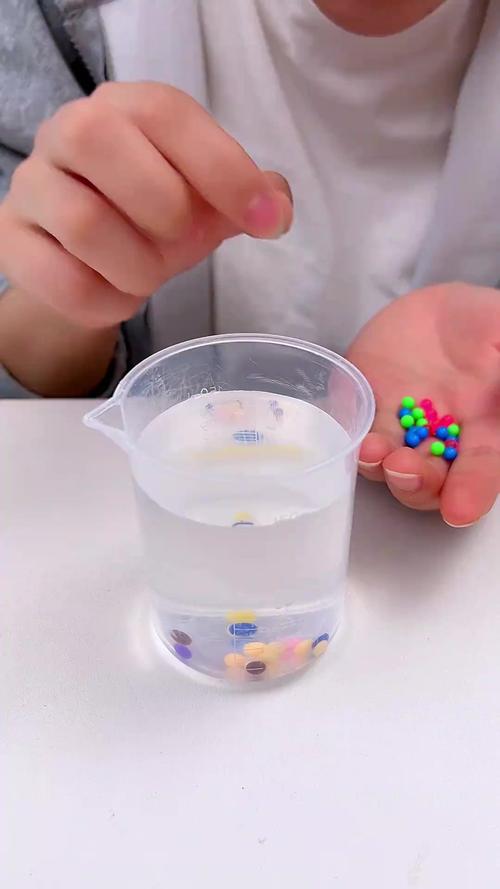 透明的魔力珠是啥？揭秘它背后的神奇之处！