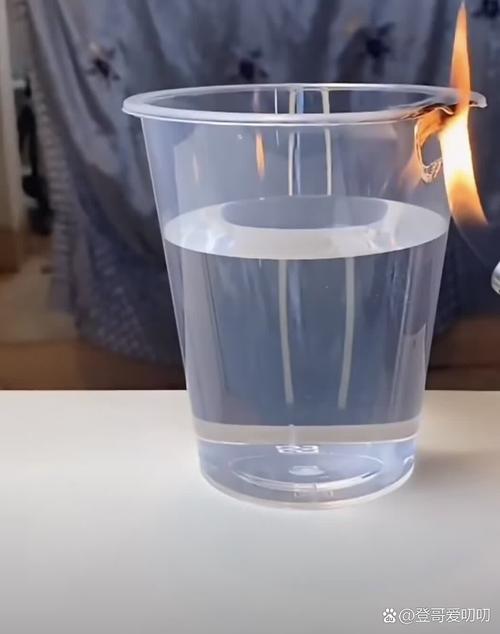 隐形斗篷是什么原理？看完这篇文章你就懂了！