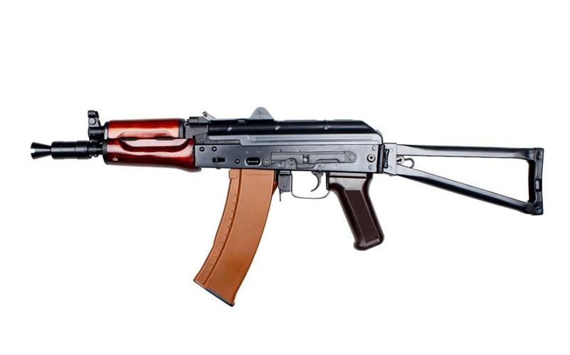 aks 74u为何如此经典？深入了解它的设计与优势。